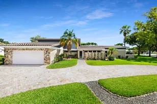 10751 NW 43rd Ct, Coral Springs, FL 33065 - Photo 12