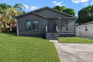 807 Grant St, West Palm Beach, FL 33407 - Photo 1