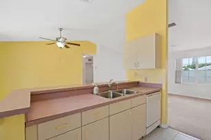 1701 SW Cashmere Blvd, Port Saint Lucie, FL 34953 - Photo 18