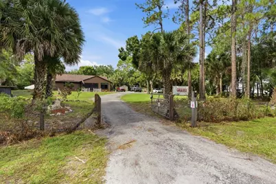 16888 Hialeah Drive W, The Acreage, FL 33470 - Photo 4