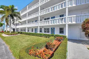 1047 Exeter C, Boca Raton, FL 33434 - Photo 2