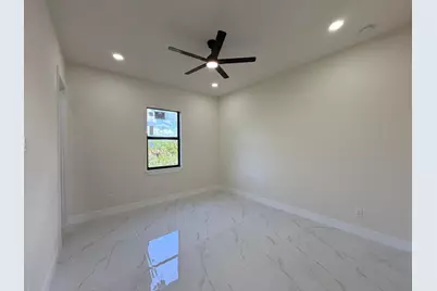 515 Kingsbury Lane, Lehigh Acres, FL 33974 - Photo 10