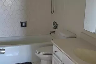 2425 Presidential Way, West Palm Beach, FL 33401 - Photo 12