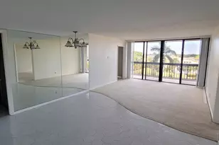 2425 Presidential Way, West Palm Beach, FL 33401 - Photo 8