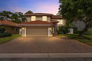 126 Hidden Hollow Dr, Palm Beach Gardens, FL 33418 - Photo 2
