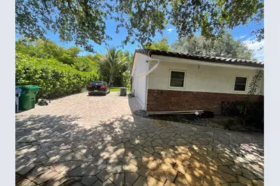 3205 NW 87th Avenue, Coral Springs, FL 33065 - Photo 4