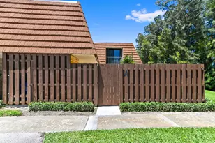 825 Center St, Jupiter, FL 33458 - Photo 4