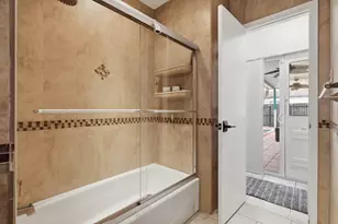 6448 Custer St, Hollywood, FL 33024 - Photo 8