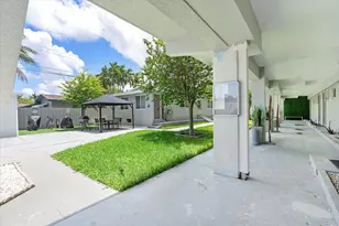 720 NE 7th St, Hallandale Beach, FL 33009 - Photo 28