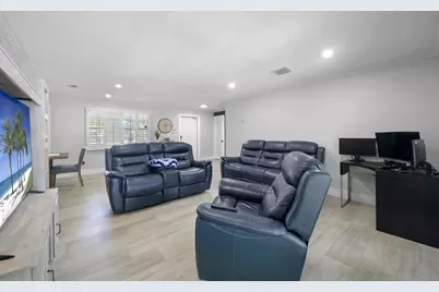6850 NW 7th Street, Plantation, FL 33317 - Photo 2