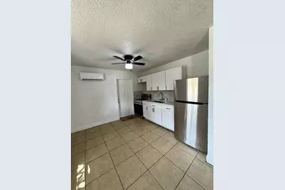 554 W 1st Street, Riviera Beach, FL 33404 - Photo 4