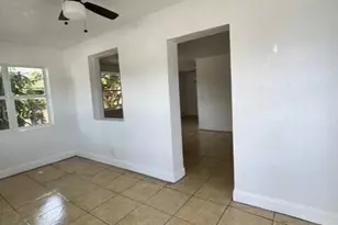 554 W 1st St, Riviera Beach, FL 33404 - Photo 2