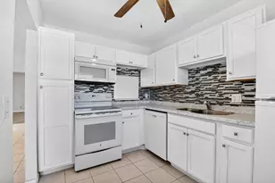201 Oxford 600, West Palm Beach, FL 33417 - Photo 1
