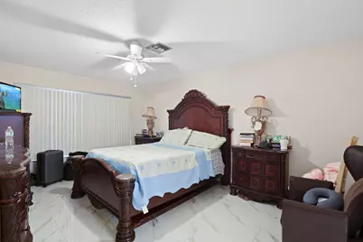 4235 Lucerne Villas Lane, Greenacres, FL 33467 - Photo 18
