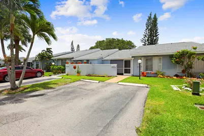 4235 Lucerne Villas Lane, Greenacres, FL 33467 - Photo 2