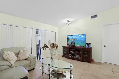 4325 Lucerne Villas Lane, Greenacres, FL 33467 - Photo 8