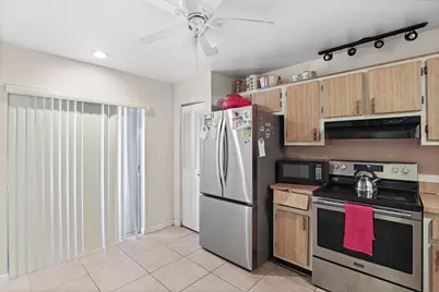 4235 Lucerne Villas Lane, Greenacres, FL 33467 - Photo 14
