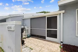 4235 Lucerne Villas Ln, Greenacres, FL 33467 - Photo 4