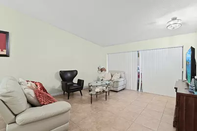 4235 Lucerne Villas Lane, Greenacres, FL 33467 - Photo 10