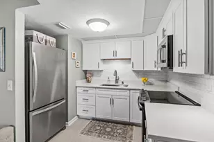 2069 NE Collins Cir, Jensen Beach, FL 34957 - Photo 6