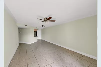 8363 Lake Drive #308, Doral, FL 33166 - Photo 6