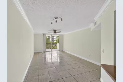 8363 Lake Drive #308, Doral, FL 33166 - Photo 2