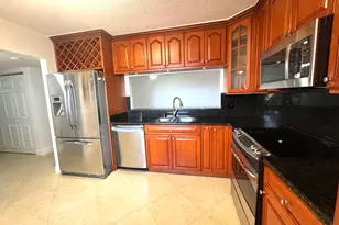 130 Lake Nancy Dr, West Palm Beach, FL 33411 - Photo 6