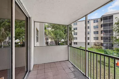 8353 Lake Drive #204, Doral, FL 33166 - Photo 6