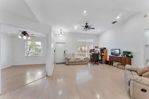 112 Laurel Way, Royal Palm Beach, FL 33411 - Photo 4