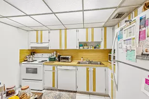 6941 Carlyle Ave, Miami Beach, FL 33141 - Photo 4