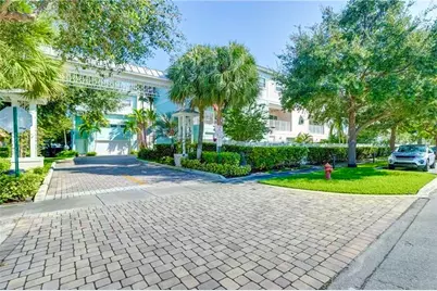 425 NE 1st Street, Pompano Beach, FL 33060 - Photo 18