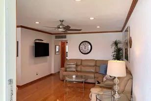 2453 NE 51st St, Fort Lauderdale, FL 33308 - Photo 12