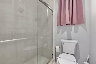 1761 NW 107th Ave, Pembroke Pines, FL 33026 - Photo 24