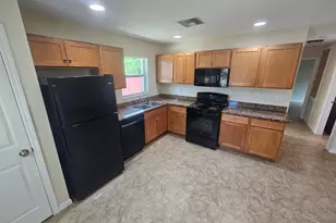 1749 NE 2nd St, Okeechobee, FL 34972 - Photo 8
