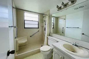 333 Farnham P, Deerfield Beach, FL 33442 - Photo 8