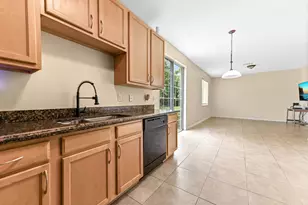 6819 Osage Cir, West Palm Beach, FL 33413 - Photo 8