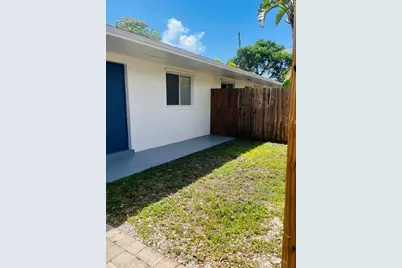590 NW 40th Court, Oakland Park, FL 33309 - Photo 4