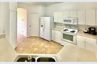 332 SW Glenwood Drive, Port Saint Lucie, FL 34984 - Photo 4