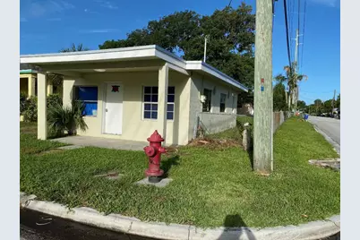 531 N 11th Street, Fort Pierce, FL 34950 - Photo 1