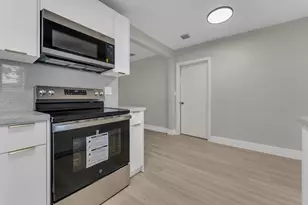 1131 NW 18th Ave, Fort Lauderdale, FL 33311 - Photo 8