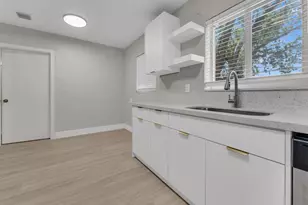 1131 NW 18th Ave, Fort Lauderdale, FL 33311 - Photo 8
