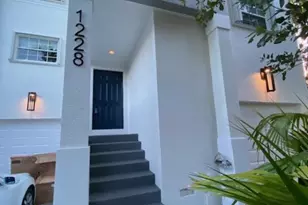 1228 W Las Olas Blvd, Fort Lauderdale, FL 33312 - Photo 2