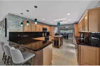 1571 SE 24th Avenue, Pompano Beach, FL 33062 - Photo 2