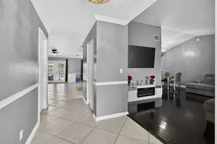 106 Segovia Ct, Royal Palm Beach, FL 33411 - Photo 6