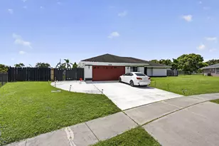 106 Segovia Ct, Royal Palm Beach, FL 33411 - Photo 2