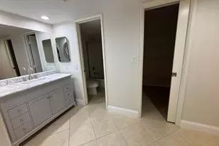 555 Oaks Ln, Pompano Beach, FL 33069 - Photo 12
