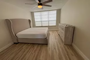 555 Oaks Ln, Pompano Beach, FL 33069 - Photo 10