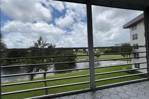 555 Oaks Ln, Pompano Beach, FL 33069 - Photo 20