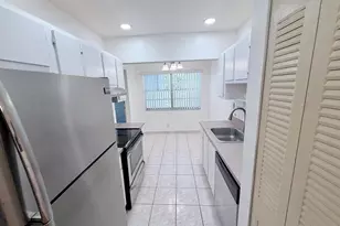 8405 NW 61st St, Tamarac, FL 33321 - Photo 6