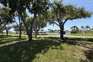 8405 NW 61st St, Tamarac, FL 33321 - Photo 16